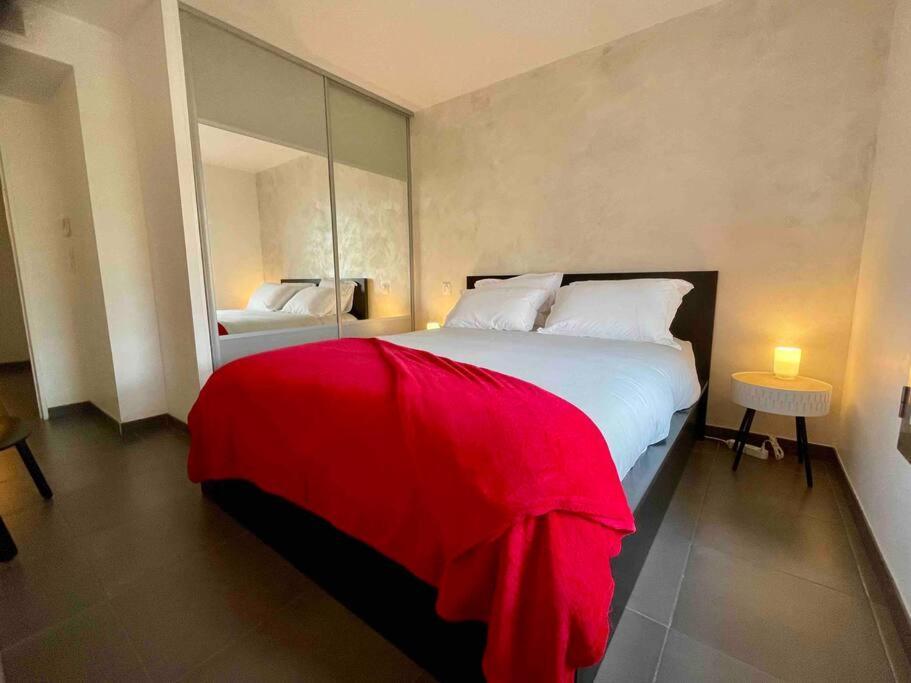 Superbe Appartement, Piscine, Vue Mer Et Montagnes Antibes Luaran gambar