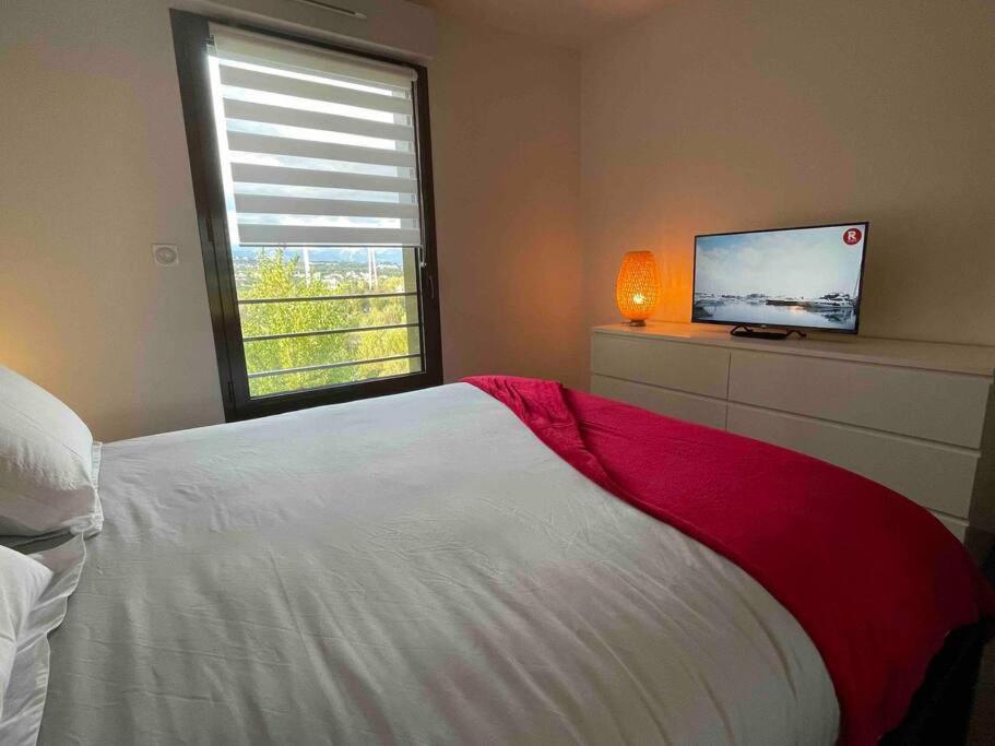 Superbe Appartement, Piscine, Vue Mer Et Montagnes Antibes Luaran gambar