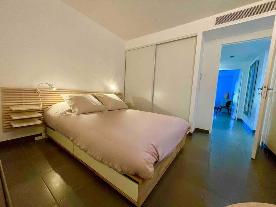 Superbe Appartement, Piscine, Vue Mer Et Montagnes Antibes Luaran gambar